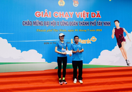 Hơn 600 vận động viên tham gia giải chạy việt dã chào mừng Đại hội Công đoàn thành phố Tây Ninh