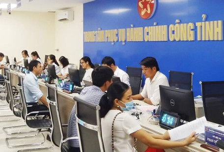 Đẩy mạnh phân cấp TTHC và cắt giảm, đơn giản hóa thủ tục hành chính nội bộ