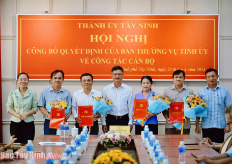 Thành phố Tây Ninh: Trao quyết định chỉ định bổ sung Uỷ viên Ban Chấp hành Đảng bộ Thành phố