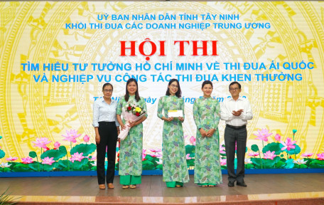Tây Ninh kết hợp chặt chẽ giữa học tập với làm theo tư tưởng, đạo đức, phong cách Hồ Chí Minh