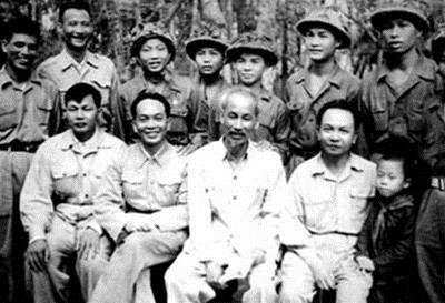 Các chiến sĩ Điện Biên mừng sinh nhật Bác (19/5/1954). Ảnh tư liệu
